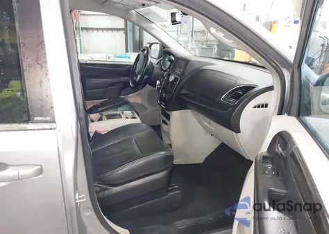 2013 Chrysler Town & Country Touring из США, поврежденный, VIN 2C4RC1BG3DR713260